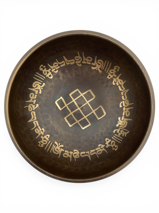 12cm Note B Crown Chakra Hammered Singing Bowl with 3 Lines Endless Knot Design & Etching - Size 1 - colour Brass & Brown - Nepal